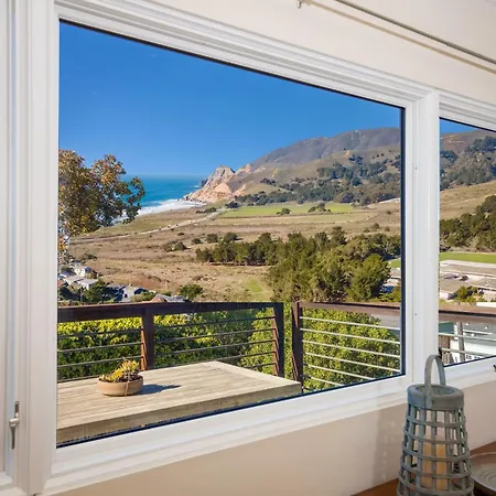 Ocean & Mountain View Home - Walk To Trails Beach Family Activities